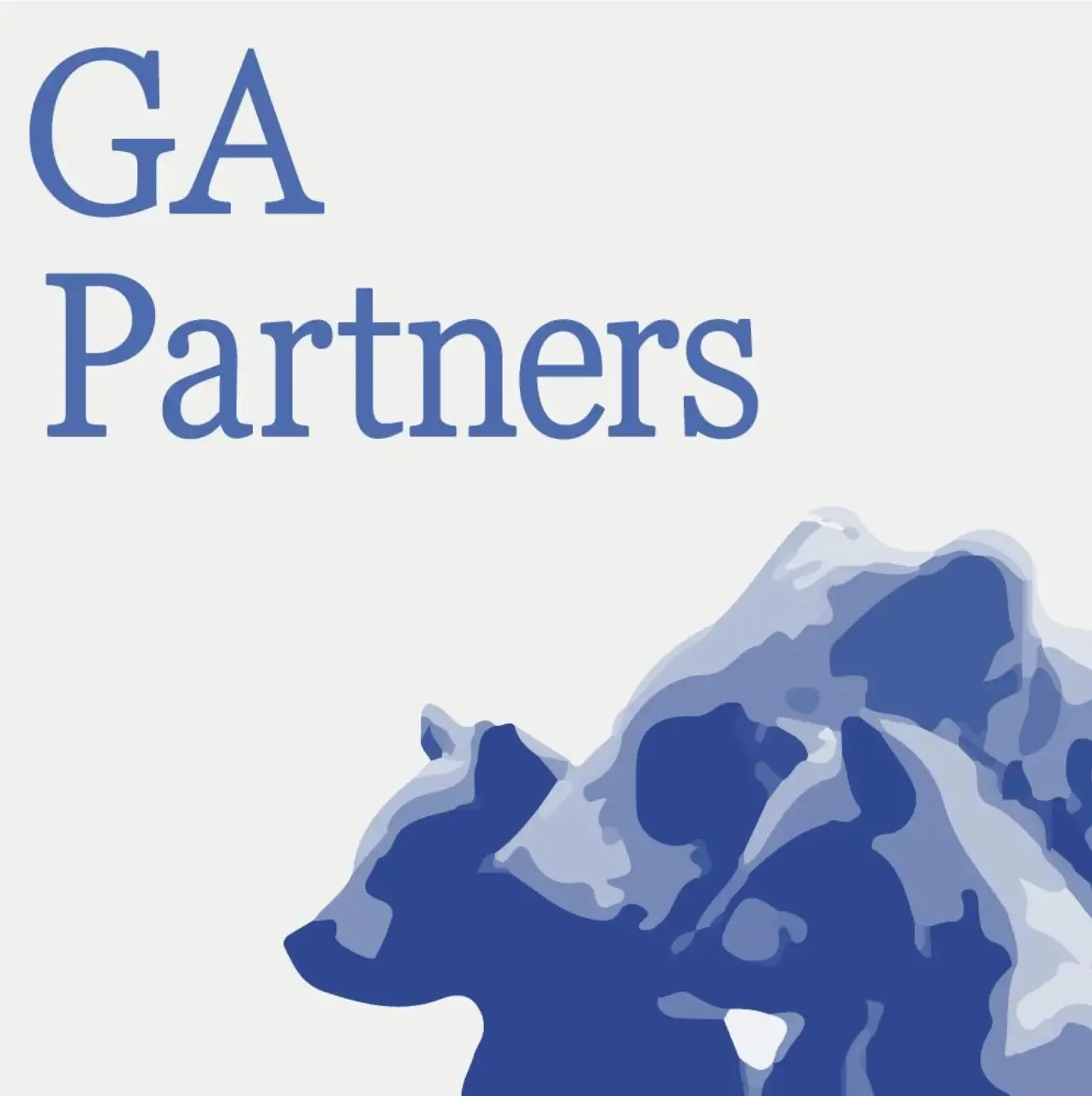 「GA Partners」という青い文字が記載されており、その下には青いトーンで描かれた山のようなイラストが配置された、シンプルでクリーンなロゴマークです。